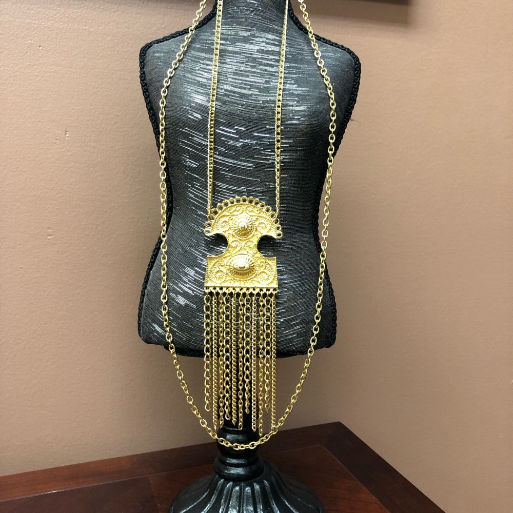 Gold Tone Fashion Necklace